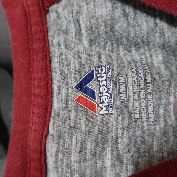 ⭐️CLEVELAND CAVALIERS TOP - Picture 2 of 2